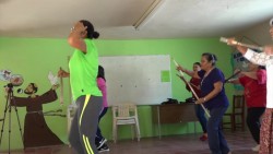 Usan el baile como medicina para el cuerpo, la mente y el alma