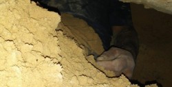 Hombre cava túnel para espiar a expareja y queda atrapado