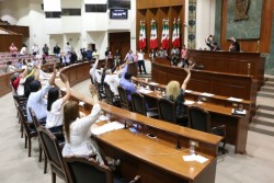 Congreso da cumplimiento a sentencia y deja sin efecto nombramiento de magistrado