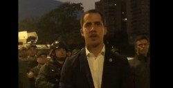 Guaidó pidió a la gente y a los militares a que salieran a la calle