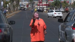 De trabajadora del hogar a 'payasita' en semáforos