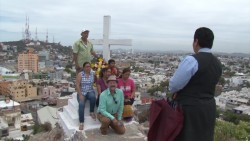 Mantienen viva tradición milenaria en el Cerro de la Cruz