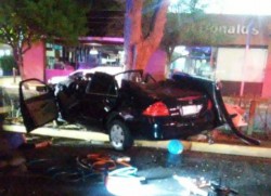 Accidente automovilístico deja a una mujer muerta