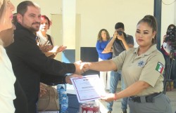 Reconocen a mujeres policías de Ahome