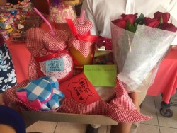 ¡Detalles especiales, regalos y flores a las mamás en su día!