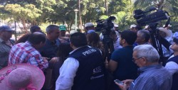 Se manifiestan productores de maíz en Palacio de Gobierno
