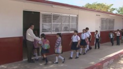 Maestros logran incremento salarial del 6.25 %