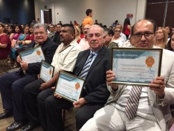 Entregan medalla "Rafael Ramírez" a docentes por su trayectoria magisterial