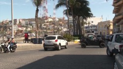 Cierran la avenida en Olas Altas por montaje para pasarela