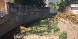 Siguen sin colocar el barandal en el arroyo del piojo