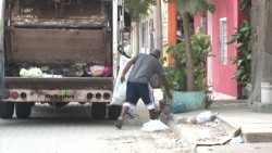 Compran recolectores 'cómodos', pero se olvidan de seguridad del personal