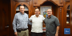 Refrenda Alcalde lazos en política educativa