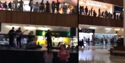 VIDEO: Centro comercial se inunda y músicos comienzan a tocar la canción de "Titanic"