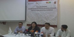 Firman convenio el Seguro Popular y el ISJU