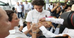 Entrega Quirino Ordaz tres clínicas veterinarias móviles equipadas