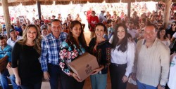 Entregan  apoyos alimenticios a familias de pescadores