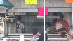 Violan sellos de suspensión y reabren carnicería en Villa Unión