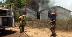 5 de 10 emergencias de bomberos son incendios en lotes baldíos