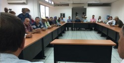 Desactivan toma del aeropuerto ante avances de contratación del maíz