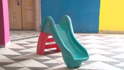 Sobreviven con apoyo de los padres de familia guarderías