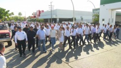 Realizan marcha por el día internacional contra las adicciones