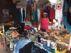 Vendedores de artesanías esperan buenas ventas en verano