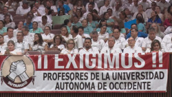 Abarrotan el Congreso del Estado sindicalizados del STASE