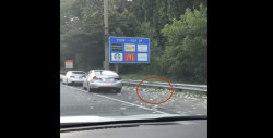 'Llueven' miles de dólares en carretera de Atlanta