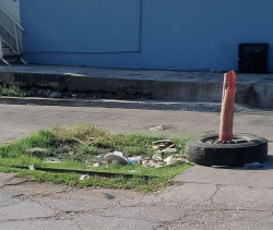 Alcantarilla hundida en la Emiliano Zapata