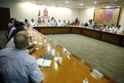Gestiona Quirino Ordaz apoyos para el sector acuícola de Sinaloa
