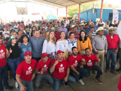 El Huitussi, Guasave, recibe empleo temporal, despensas y jornadas de servicios estatales