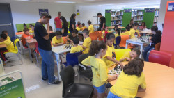 Decenas de niños disfrutan en Jurasick Camp