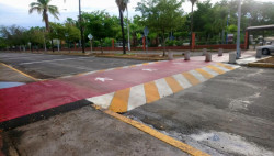 Instalan cruce peatonal sobre el Blvd. Las Américas