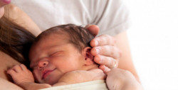 No deben de ser separados mamá e hijo al nacer