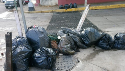 Después de las lluvias, basura en alcantarillas