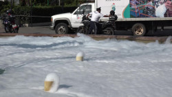 Como travesura de niños, la fuente 'enjabonada' de Mazatlán
