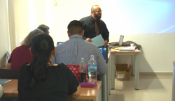 Active English busca título estatal para aplicación de examen CAL EPT