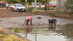 Realizan limpieza de alcantarillas y bocas de tormenta