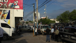 Asesinan a repartidor  frente a los clientes del negocio donde laboraba
