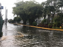 Lluvia provoca en Mazatlán cierre de vialidades, inundaciones y un muerto