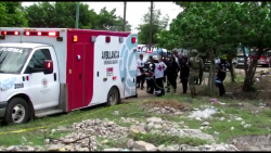 Hombre se lanza de torre y sobrevive