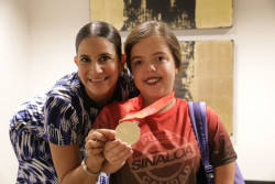 La campeona mundial Rosely Armenta es recibida por el Gobernador Quirino Ordaz Coppe