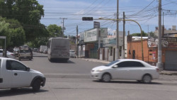 Sin funcionar semáforo de Leyva Solano