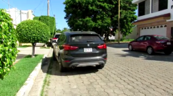 Asaltan a mujer, le roban dinero y camioneta