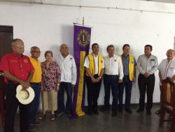 Plática informativa sobre diabetes a socios leones de Mazatlán