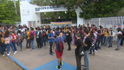 Toman instalaciones del Cecyt