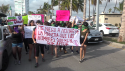 Se unen mazatlecas a la marcha #NoMeCuidanMeViolan