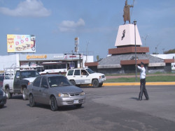 Aún no sirven los semáforos en la Glorieta