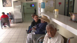 Invitan a festejar con los abuelitos y ayudar