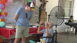 Celebran a los abuelitos en situación de abandono en Mazatlán